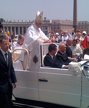 Viv’il Papa! (Long live the Pope)